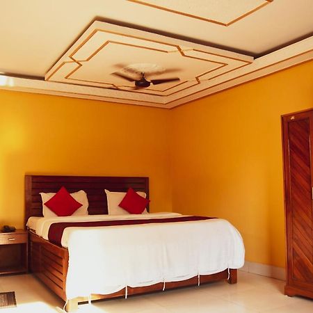 Hotel Nakshatra Karimganj Buitenkant foto