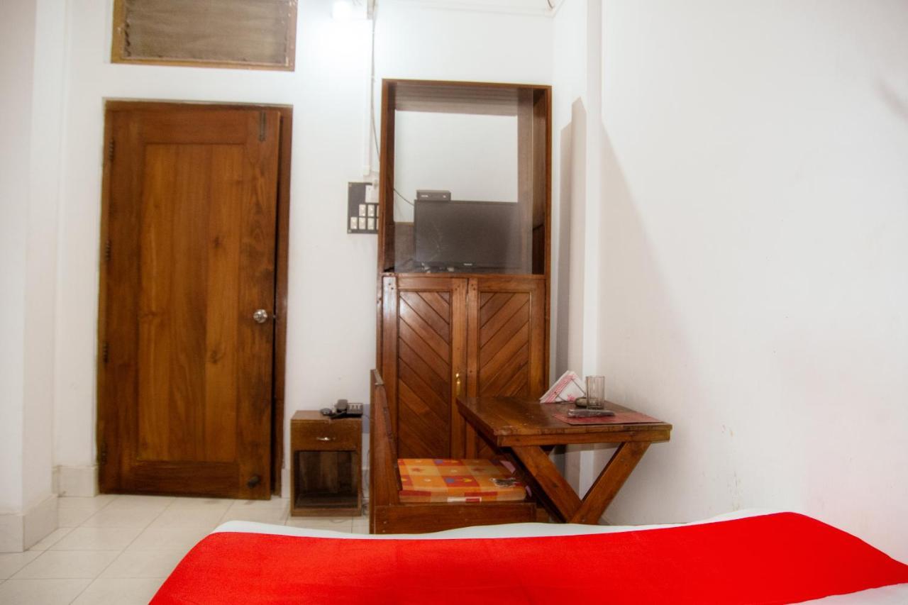 Hotel Nakshatra Karimganj Buitenkant foto