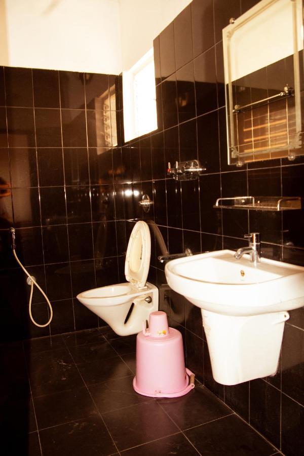 Hotel Nakshatra Karimganj Buitenkant foto