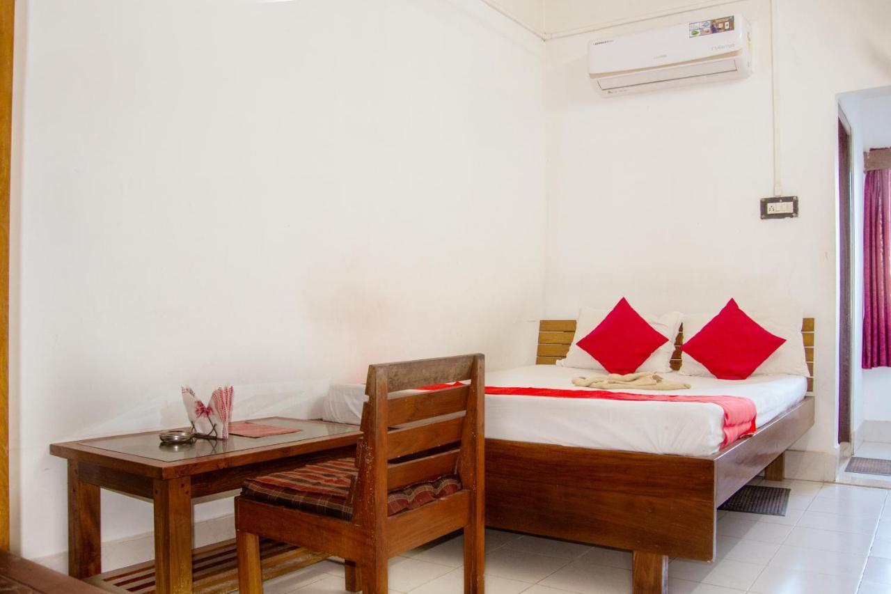 Hotel Nakshatra Karimganj Buitenkant foto