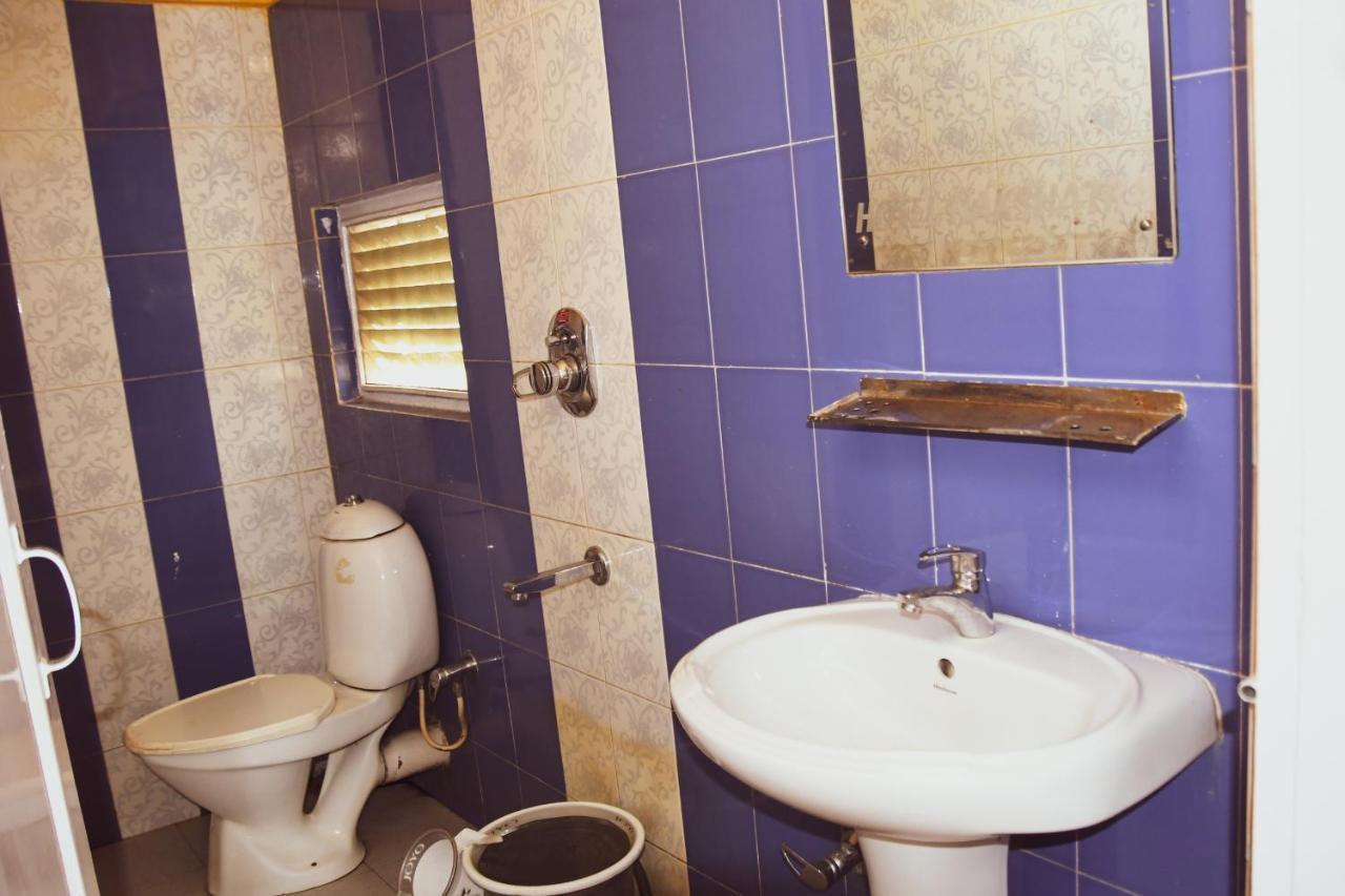Hotel Nakshatra Karimganj Buitenkant foto