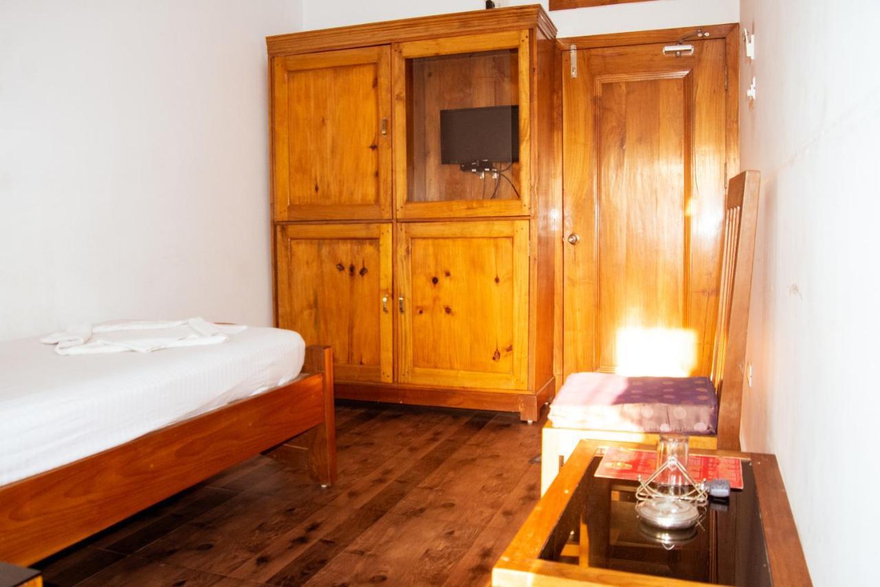 Hotel Nakshatra Karimganj Buitenkant foto