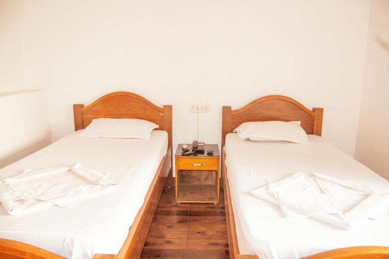 Hotel Nakshatra Karimganj Buitenkant foto